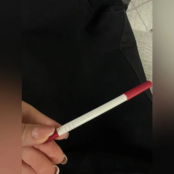 KAB cosmetics lip liner in CHARMING - Picture 2 of 3